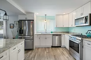 32A W Old Orchard Ave, Old Orchard Beach, ME 04064 - Photo 18