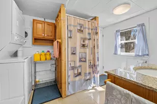 11 Oakland Ave, Portland, ME 04108 - Photo 22