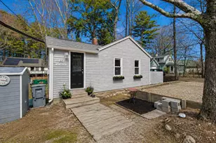 13 Highland Ave, Cumberland, ME 04021 - Photo 2