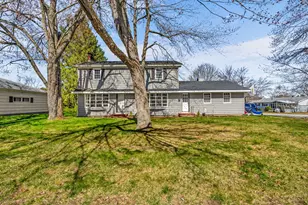 36 Pineland St, Lewiston, ME 04240 - Photo 2