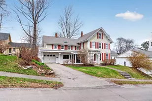 19 Union St, Hallowell, ME 04347 - Photo 2