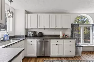 37 Callaway Dr, Westbrook, ME 04092 - Photo 8