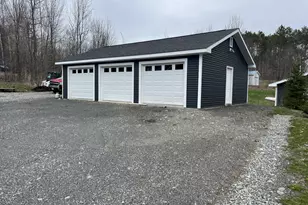 102 Crescent St, Skowhegan, ME 04976 - Photo 4