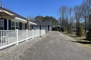 102 Crescent St, Skowhegan, ME 04976 - Photo 2