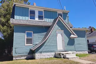 121 Bates St, Millinocket, ME 04462 - Photo 2