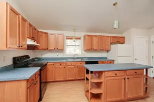 26 Deer Trail Ln, Berwick, ME 03901 - Photo 4