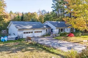 71 Woodland Ave, Warren, ME 04864 - Photo 2