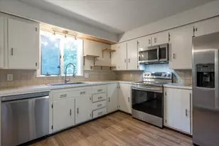 71 Woodland Ave, Warren, ME 04864 - Photo 12