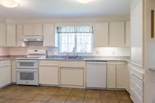 7 Fayview Ln, North Yarmouth, ME 04097 - Photo 6