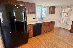 111 E Main St, Vinalhaven, ME 04863 - Photo 6
