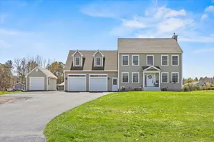 17 Shiers Mdw Dr, Gorham, ME 04038 - Photo 2
