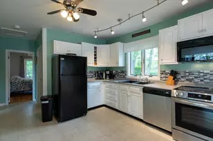 60 Waldo Ave, Rockland, ME 04841 - Photo 8
