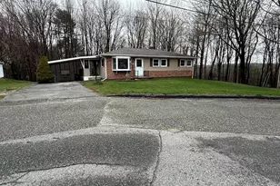 33 Garcelon St, Lewiston, ME 04240 - Photo 2