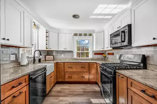 21 Maple Ave, Scarborough, ME 04074 - Photo 4