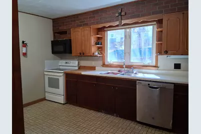 431 Raymond Street, Rumford, ME 04276 - Photo 4