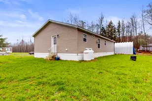 38 S Greenridge Heights, Oakland, ME 04963 - Photo 4