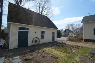 129 Main St, Houlton, ME 04730 - Photo 16