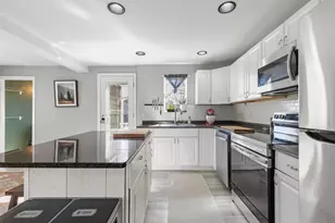 313R Warren Ave, Portland, ME 04103 - Photo 6