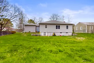 10 Riley St, Lewiston, ME 04240 - Photo 36