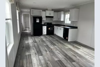 19 Bartlett Street, Fairfield, ME 04937 - Photo 8