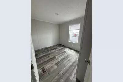 19 Bartlett Street, Fairfield, ME 04937 - Photo 24