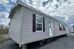19 Bartlett St, Fairfield, ME 04937 - Photo 2