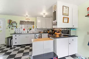 88 Pleasant St, Dover Foxcroft, ME 04426 - Photo 6