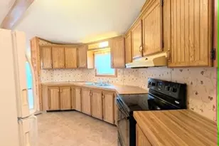 563 King St, Oxford, ME 04270 - Photo 2