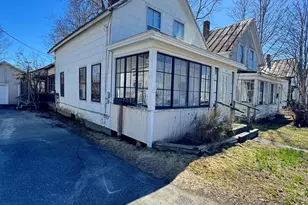 27 Leavitt St, Skowhegan, ME 04976 - Photo 2