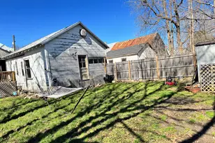 27 Leavitt St, Skowhegan, ME 04976 - Photo 4