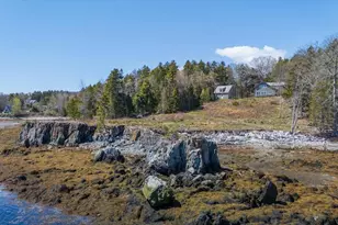 391 Main Rd, Islesboro, ME 04848 - Photo 14