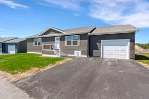 16 Colony Wy, Kittery, ME 03904 - Photo 2