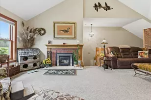 35 Estates Dr, Manchester, ME 04351 - Photo 6