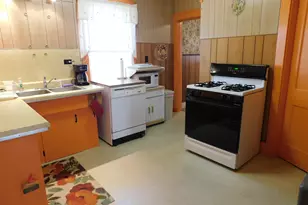 15 N Green St, Greenville, ME 04441 - Photo 4