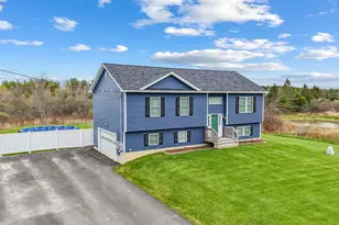 43 Boxwood Ln, Hermon, ME 04401 - Photo 4