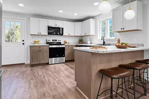 469 High St, North Berwick, ME 03906 - Photo 2