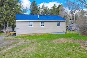 50 Elizabeth St, Presque Isle, ME 04769 - Photo 2