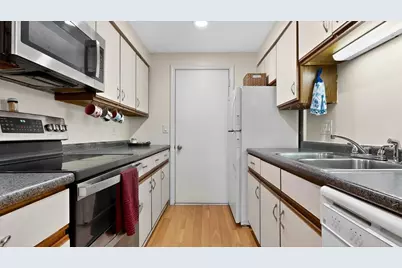 13 Academy Place #26, Saco, ME 04072 - Photo 8