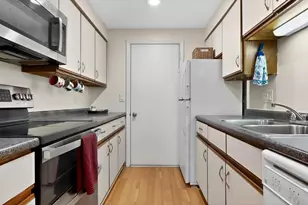 13 Academy Pl, Saco, ME 04072 - Photo 8
