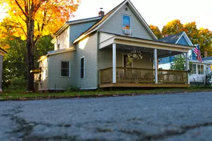 24 Elm St, Houlton, ME 04730 - Photo 2