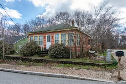 27 Reservoir Avenue, Lewiston, ME 04240 - Photo 2