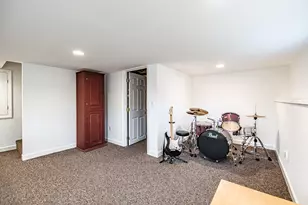 17 Belfield St, Portland, ME 04103 - Photo 32