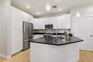 22 Hancock St, Portland, ME 04101 - Photo 10