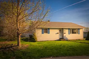 267 Pearl St, Bangor, ME 04401 - Photo 2