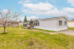 61 Larry Ln, Brunswick, ME 04011 - Photo 1