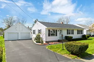 22 Mayflower Rd, Augusta, ME 04330 - Photo 1