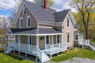 35 Orange St, Rockland, ME 04841 - Photo 2