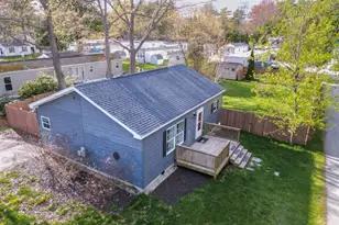 7 Davis St, Brunswick, ME 04011 - Photo 2