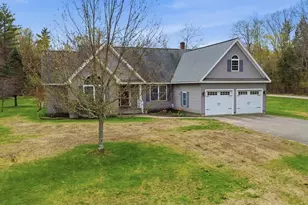 46 Longwood Dr, Gardiner, ME 04345 - Photo 2