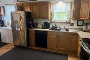 33 Wilkes St, Waterville, ME 04901 - Photo 6